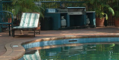 Coconut Grove Holiday Apartments - Accommodation Rockhampton 1