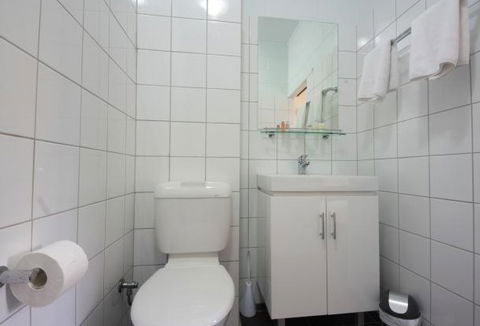 Coconut Grove Holiday Apartments - Accommodation Rockhampton 4