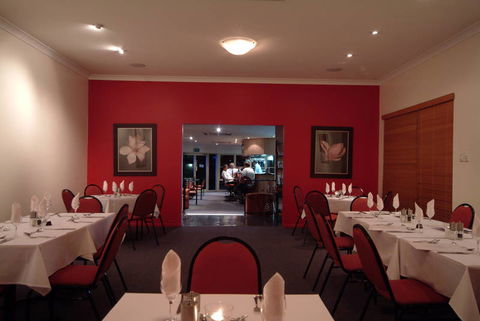 JAMES STREET MOTOR INN - Accommodation Rockhampton 0