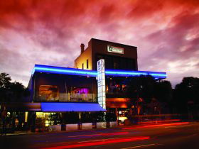 Chalk Hotel - Accommodation Rockhampton 0