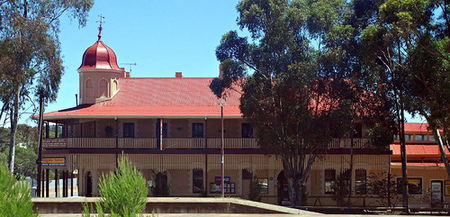 Peterborough Railway Hotel - Accommodation Rockhampton 0