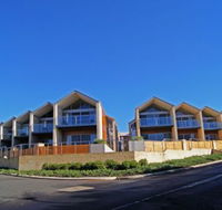 Seine Bay Apartments