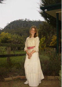 Hanging Rock Cottage - Accommodation Rockhampton 0