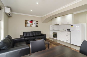Parkville Place - Accommodation Rockhampton 26