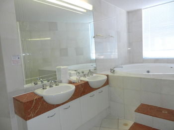 Beachside Resort - Kawana Waters - Accommodation Rockhampton 36