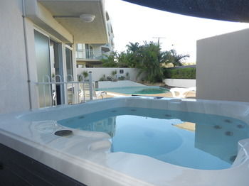 Beachside Resort - Kawana Waters - Accommodation Rockhampton 53