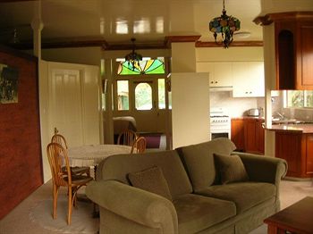 A Camelot Tower & Penthouse - Accommodation Rockhampton 3