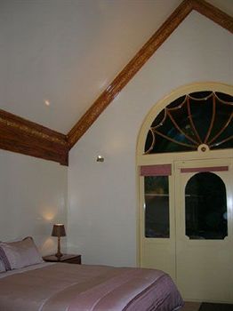 A Camelot Tower & Penthouse - Accommodation Rockhampton 8