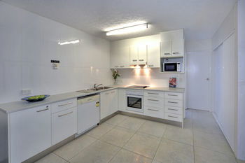 Surf Dance - Accommodation Rockhampton 35
