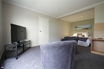 The Edgewater Bed & Breakfast - Accommodation Rockhampton 27