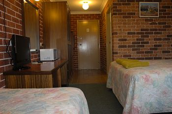 Colonial Motor Inn Lithgow - Accommodation Rockhampton 9