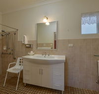 Cadman Motor Inn amp Apartments - Accommodation Rockhampton