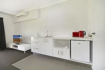 Cooroy Luxury Motel Apartments Noosa - Accommodation Rockhampton 14