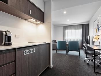 Best Western Plus Lake Kawana Hotel - Accommodation Rockhampton 2