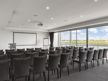 Best Western Plus Lake Kawana Hotel - Accommodation Rockhampton 13