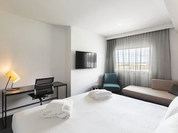 Best Western Plus Lake Kawana Hotel - Accommodation Rockhampton 41