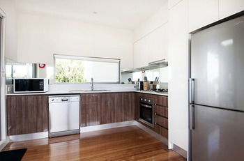 Position Perfect - Accommodation Rockhampton 13