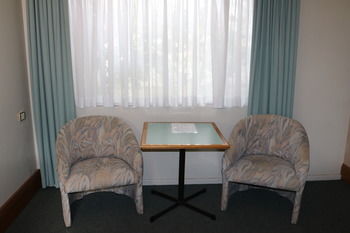 The Hermitage Motel - Accommodation Rockhampton 7