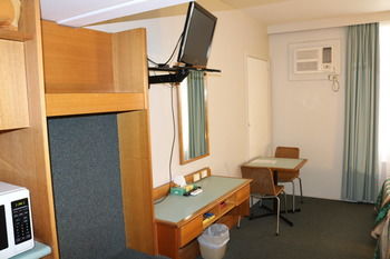 The Hermitage Motel - Accommodation Rockhampton 8