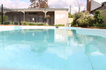 The Hermitage Motel - Accommodation Rockhampton 17