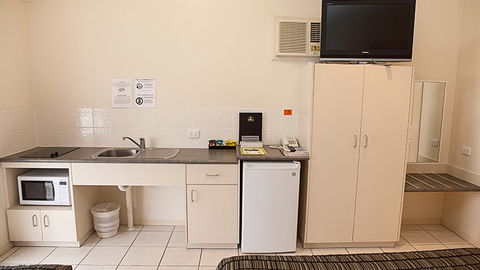 BEST WESTERN Caboolture Central Motor Inn - Accommodation Rockhampton 0