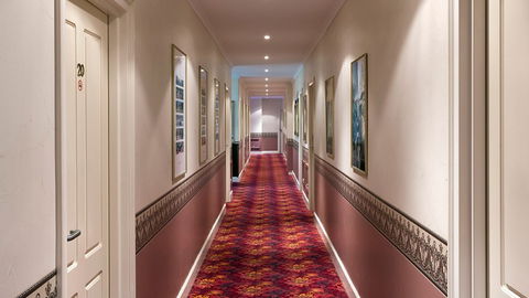 BEST WESTERN Ensenada Motor Inn - Accommodation Rockhampton 3