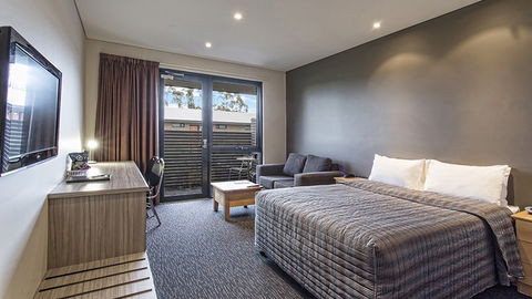 BEST WESTERN Foreshore Motel - Accommodation Rockhampton 1