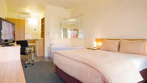BEST WESTERN Airport Motel And Convention Centre - Accommodation Rockhampton 1
