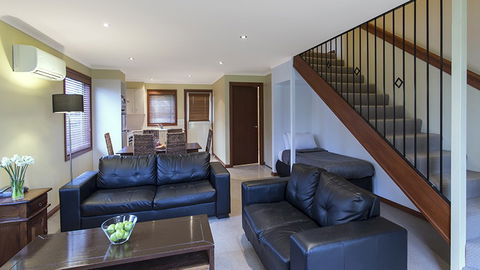 BEST WESTERN Colonial Village Motel - Accommodation Rockhampton 1