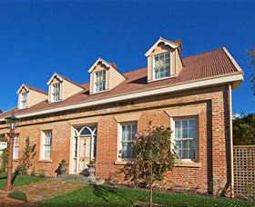 Racecourse Inn - The - Accommodation Rockhampton 0