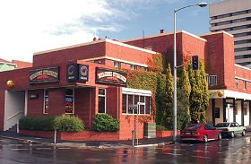 Welcome Stranger Hotel - Accommodation Rockhampton 0