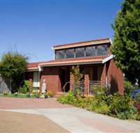 Waterside Accommodation - Derwent Retreat - Accommodation Rockhampton