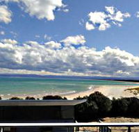 Freycinet Beach Apartments - Accommodation Rockhampton