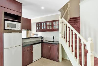 Canterbury International Hotel - Accommodation Rockhampton 2