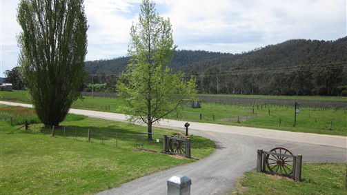 Cheshunt South VIC Accommodation Rockhampton