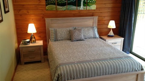 Southern Anchorage Retreat - Accommodation Rockhampton 0