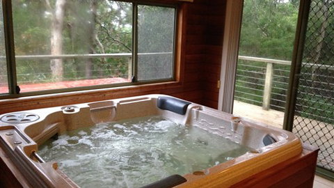 Southern Anchorage Retreat - Accommodation Rockhampton 3