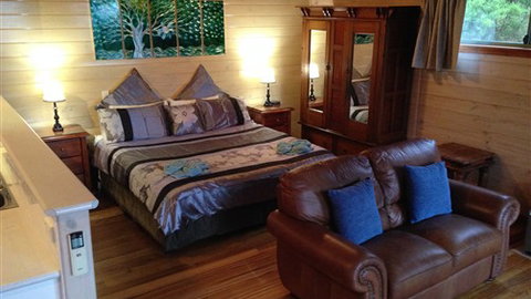 Southern Anchorage Retreat - Accommodation Rockhampton 4