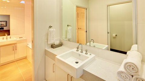 Toscano, Milano & Veneto On Olive - Accommodation Rockhampton 1