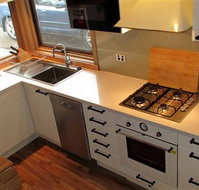 Wallace's - Crystal Creek Chalet 1 - Accommodation Rockhampton