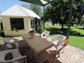 Peppercorns Bed And Breakfast - Accommodation Rockhampton 0