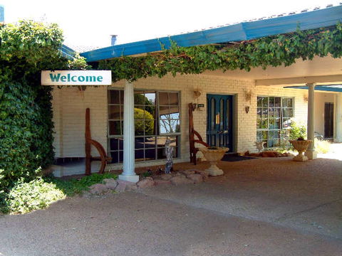 Australian Homestead - Accommodation Rockhampton 0