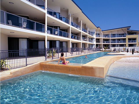Boathouse Resort Tea Gardens - Accommodation Rockhampton 0