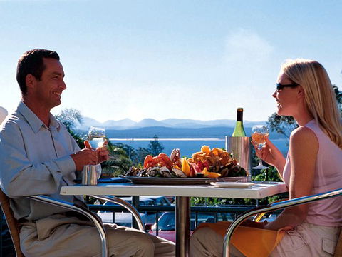 Boathouse Resort Tea Gardens - Accommodation Rockhampton 2