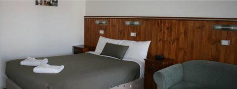 Central Motel - Accommodation Rockhampton 0