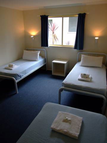 Chandler Lodge & Cabins - Accommodation Rockhampton 0