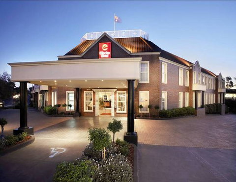 Canterbury International Hotel - Accommodation Rockhampton 0