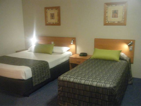 Galaxy Motel - Accommodation Rockhampton 1