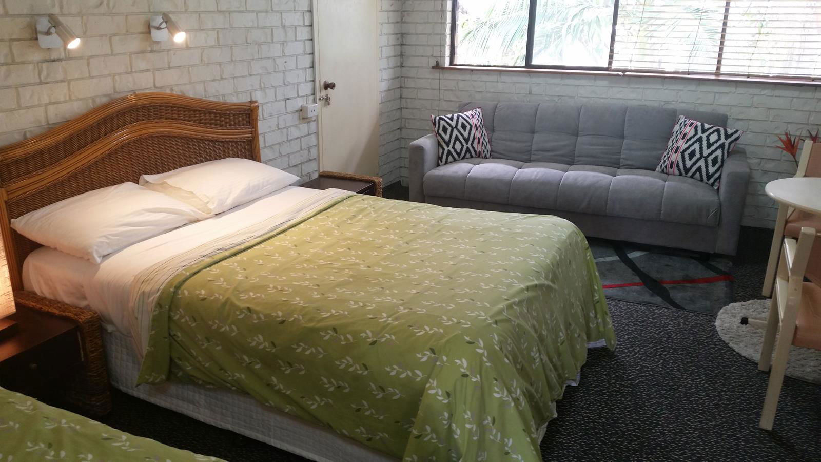 Holland Park West QLD Accommodation Rockhampton