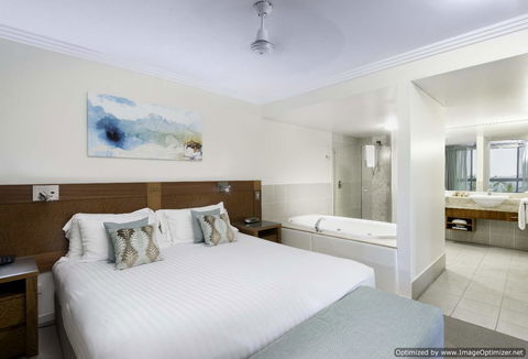 Pinnacles Resort & Spa - Accommodation Rockhampton 1